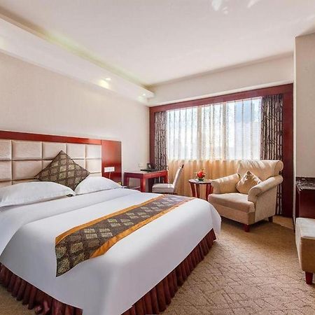 Overseas Chinese Hotel Джухай Екстериор снимка