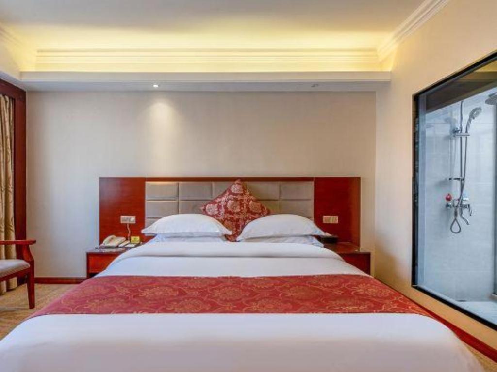 Overseas Chinese Hotel Джухай Екстериор снимка
