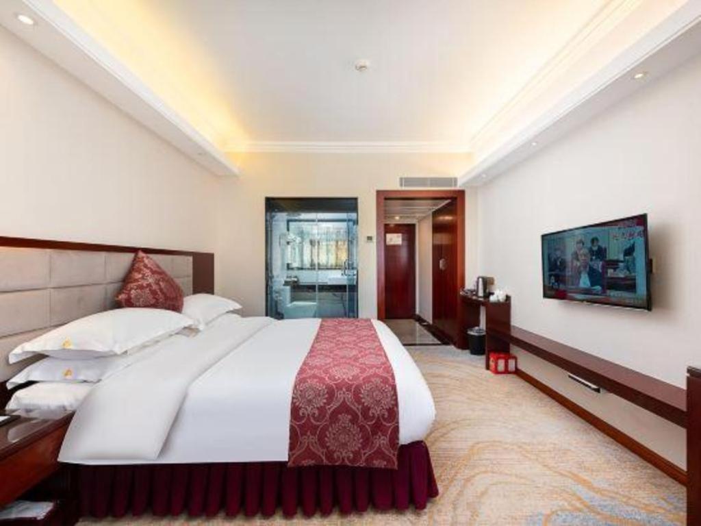 Overseas Chinese Hotel Джухай Екстериор снимка