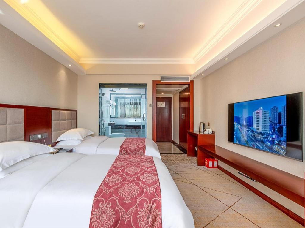 Overseas Chinese Hotel Джухай Екстериор снимка