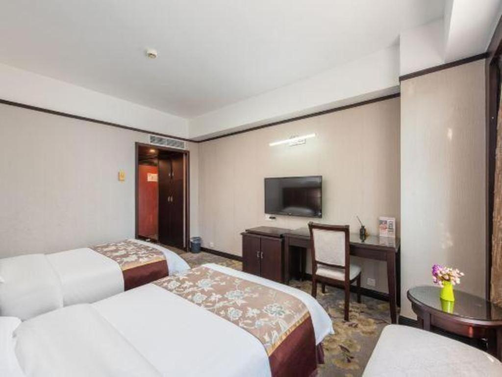 Overseas Chinese Hotel Джухай Екстериор снимка