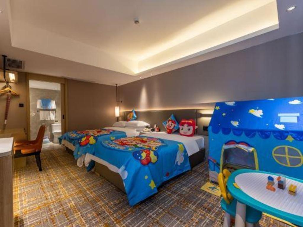Overseas Chinese Hotel Джухай Екстериор снимка