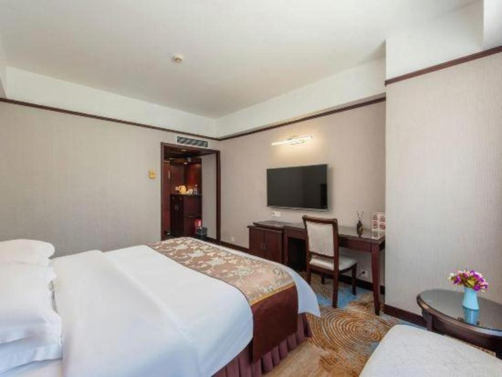 Overseas Chinese Hotel Джухай Екстериор снимка